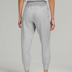 Lululemon Gray Elastic Waist Joggers - Women's Size 8